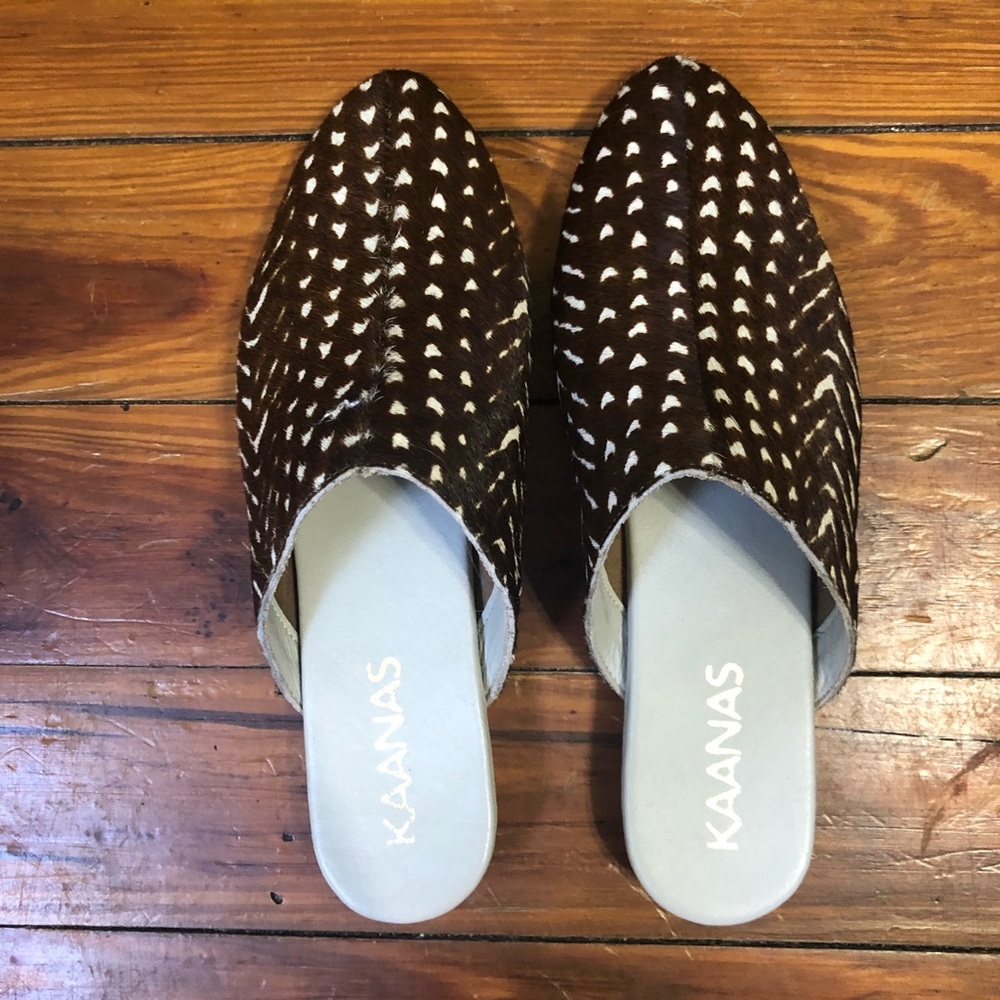 Brand new Kaanas size 6